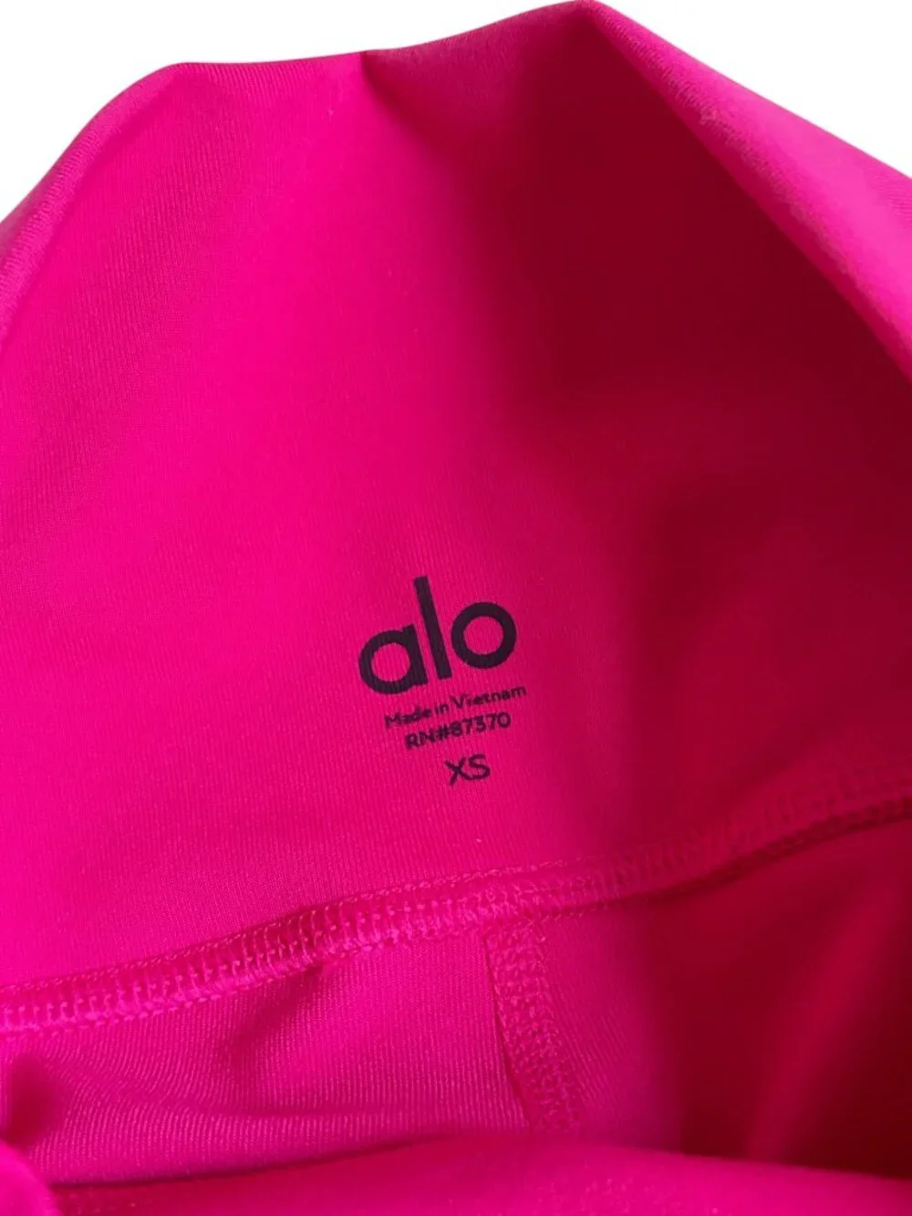 NWT Alo High-Waist Biker Short 7” (Magenta Crush) - Extra Small